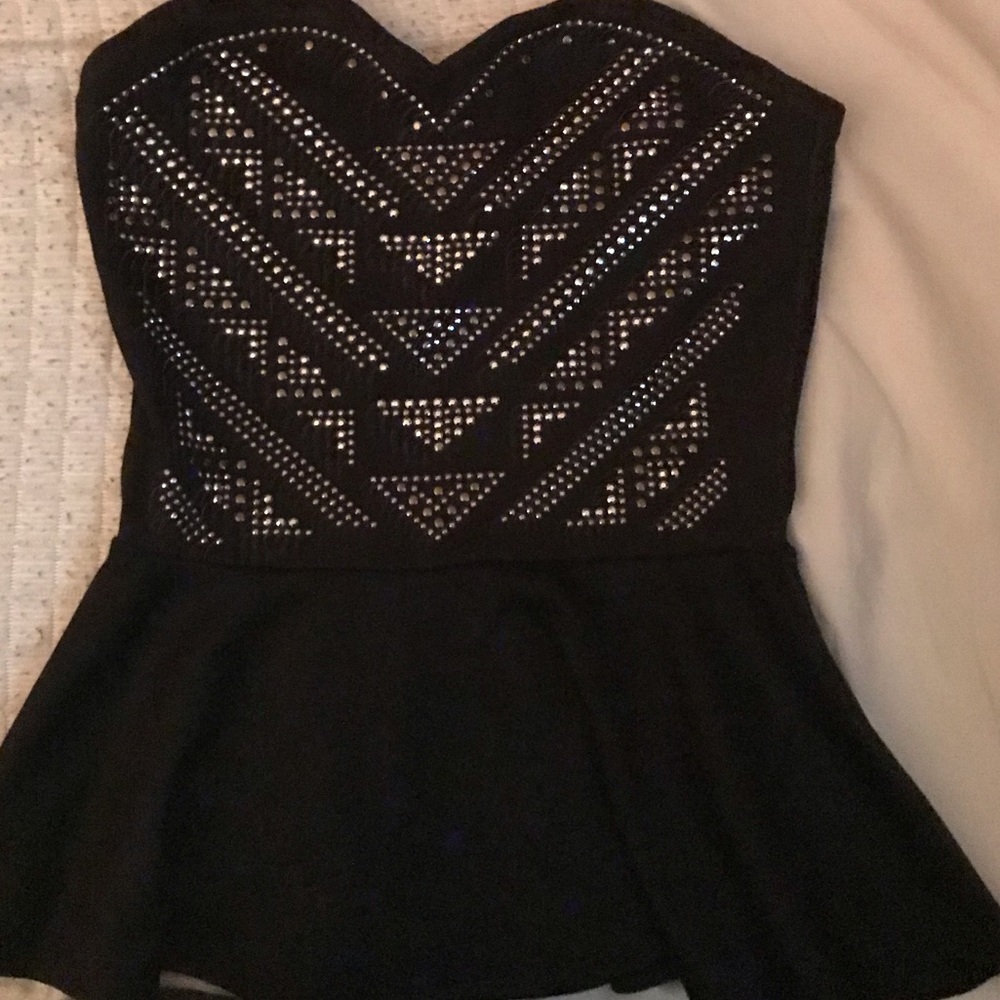 Strapless top